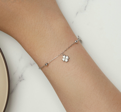 Bracelet with lucky clover charms