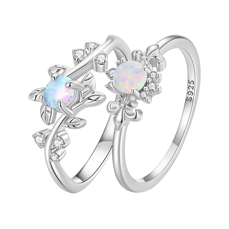 Ring with opal stone